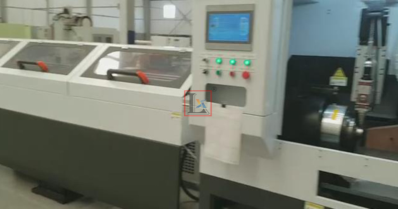 Máquinas de corte por láser de tubo redondo de alta velocidad LX-FL120F para la producción de silenciadores de clientes de Argentina