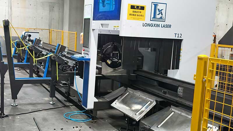 Cortadora Láser de Tubos CNC LX-T12 para la Fabricación de Motos y Vehículos Eléctricos